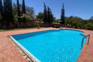 Отель Villa Apollonia   Blissful Garden Paradise With Pool Nestled In Nature