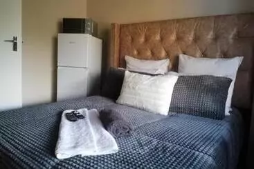 ペンション Esibayeni Guesthouse