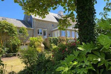 Bed and Breakfast Christina S Cottage