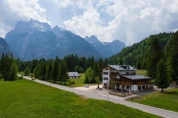 Hotel Griglieria Pizzeria Gnomo Goloso