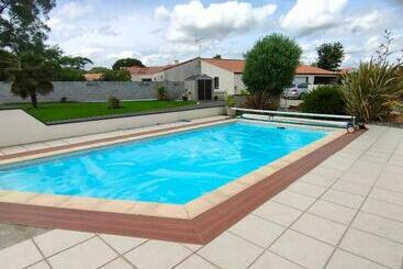 膳宿费 Les Papillons Roses