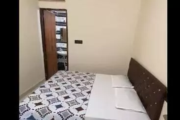 Hotel Charnamrit Vatika