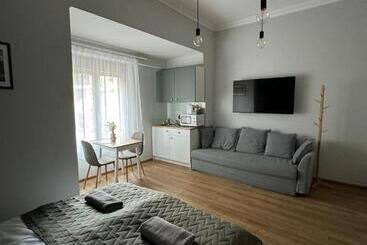 Апарт-отель Kastélykert Vendégház Tata