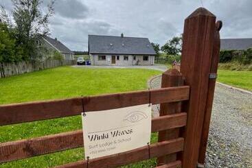 Nocleg ze śniadaniem Winki Waves   Surf Lodge And School