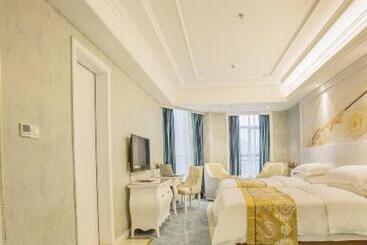 Vienna Hotel Guiyang Jiaxiulou Jichang Road