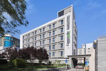 בית מלון כפרי Campanile Beijing South Railway Station Lize Financial District