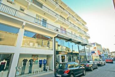 Pensione S Sari Flats