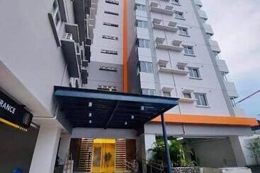 Aparthotel Jojies Crib Symfoni Tower 2 Bossa Guadalupe