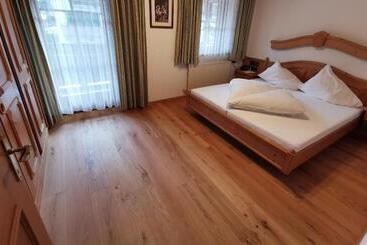 ベッドアンドブレックファースト Haus Garden