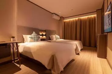 Hanting Hotel Tianjin South Station Shehuishan Square