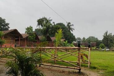 Hotel Hampi Waterfall Cottages