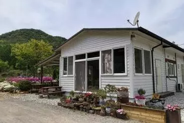 Majatalo Sangjoo Munjangdae Healing House