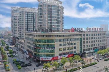 Ji Hotel Qidong Wenfeng Big World