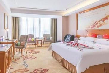Vienna Hotel Weifang Taihuacheng
