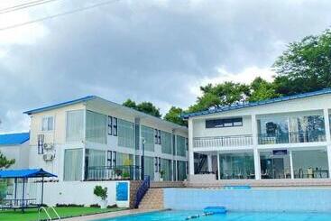 Brilliant Sky Hotel And Leisure Park