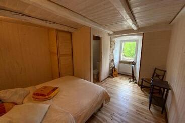 Pensiune L Oustaliere