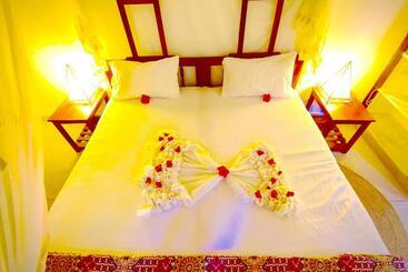 酒店 Mangrove Lodge