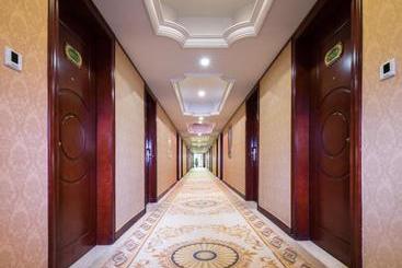 Vienna Hotel Shenzhen Fuyong Qiaotou