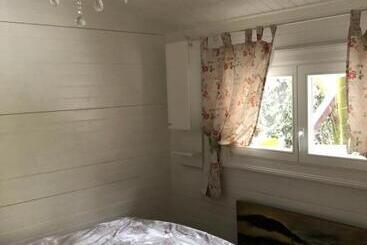 پانسیون 12 A Strada Voltaire