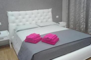 تختخواب و صبحانه Donna Margharet