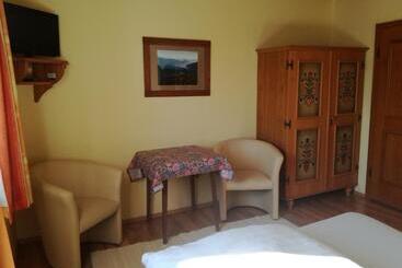 ペンション Haus Kapfinger