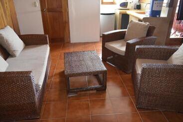 تختخواب و صبحانه Nuestra Casa