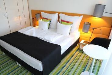 Hotel Fenyves Yacht Club Superior