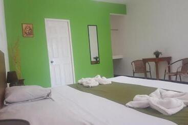 هاستل La Arboleda