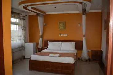 هتل Le Savanna Country Lodge And