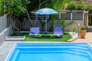 Fotis Studios Apartments