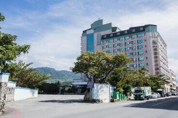 هتل Kenting Maldives Hot Spring