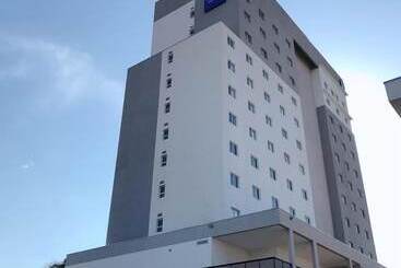 Otel Summit Suítes Pindamonhangaba