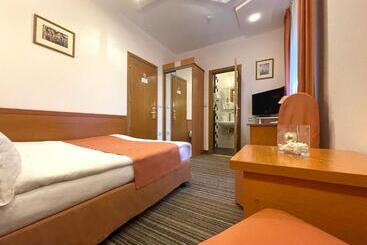 هاستل Economy Room In Hotel Eney