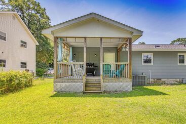 Mökkimajoitus Ocean Isle Beach Home W/ Grill: 1 Mi To Beach!