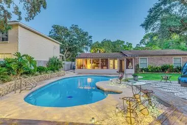 コテージ Fort Walton Beach Home W/ Pool: 5 Mi To Beach!