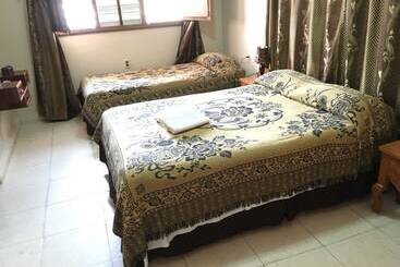 پانسیون Hostal Villa Mirty