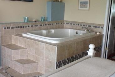 住宿加早餐  Inn At The Lake