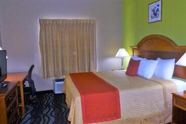 호텔 Oak Tree Inn & Suites