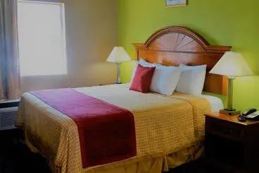 Hotel Oak Tree Inn & Suites