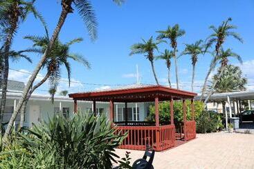 Мотель Miramar Beach Resort