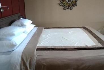 Motell Southern Comfort Suites