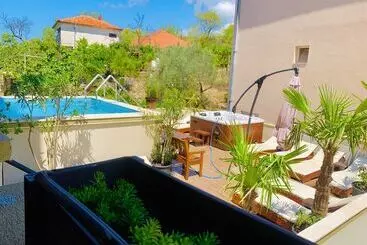 Hotelli Apartments Tati