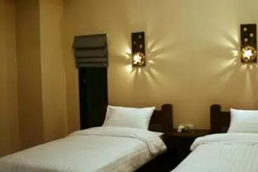 استراحتگاه Baan Thai House