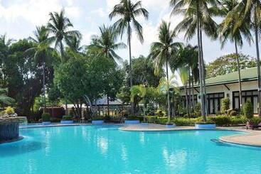 Resort Batangas Country Club
