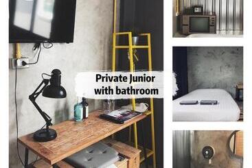 Yimwhan Hostel & Cafe Ayutthaya