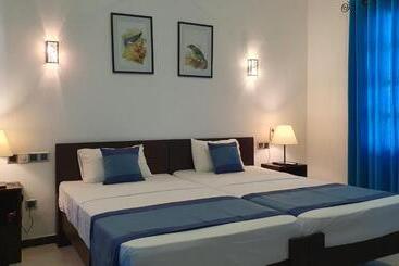 Motel Coastal Villa Mirissa