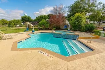 リゾートホテル Sun Outdoors Lake Travis