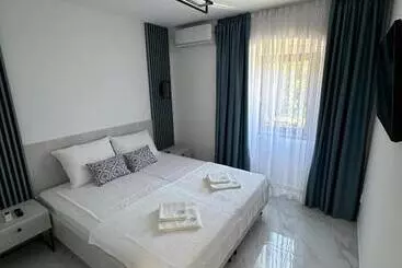 تختخواب و صبحانه Portico Djenovici