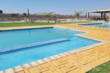 צימר Riverview Pool Resort And Lodge