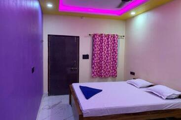 Goroomgo Hotel Shree Gundicha Puri